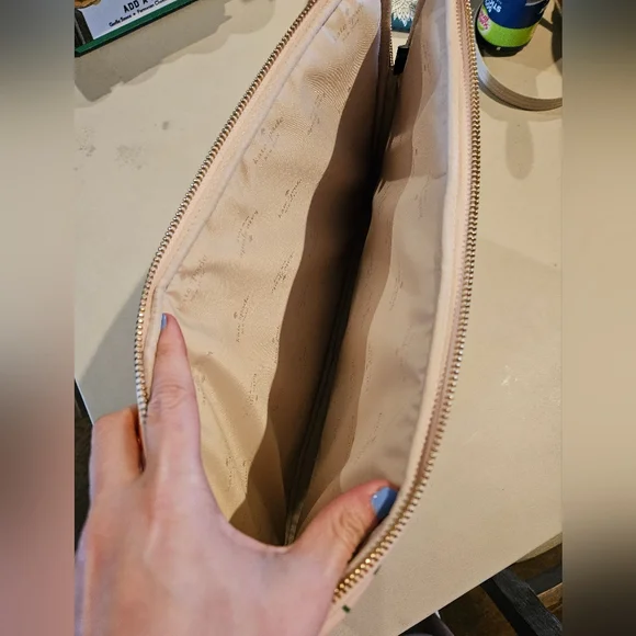 Kate Spade Floral laptop case - Picture 4 of 5